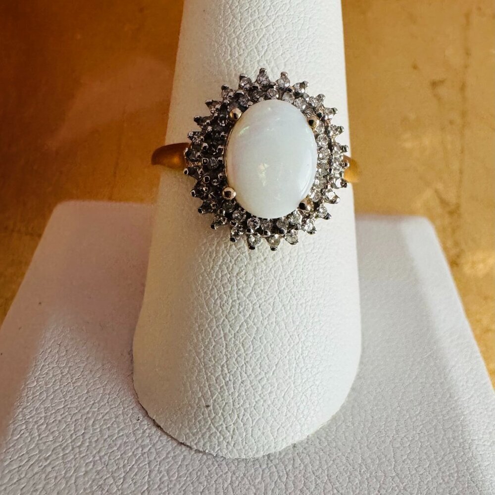 Vintage 10k Yellow Gold Opal Diamond Ring Halo Cocktail Statement Size 9